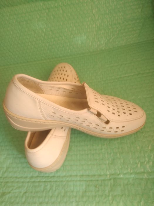 Pantofi barbati de vara, decupati cu gaurele, foarte eleganti si comoz