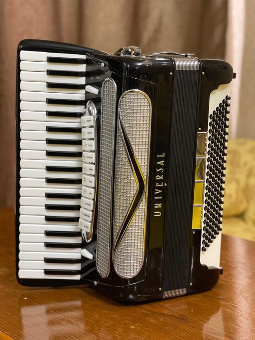 Аккордеон Universal