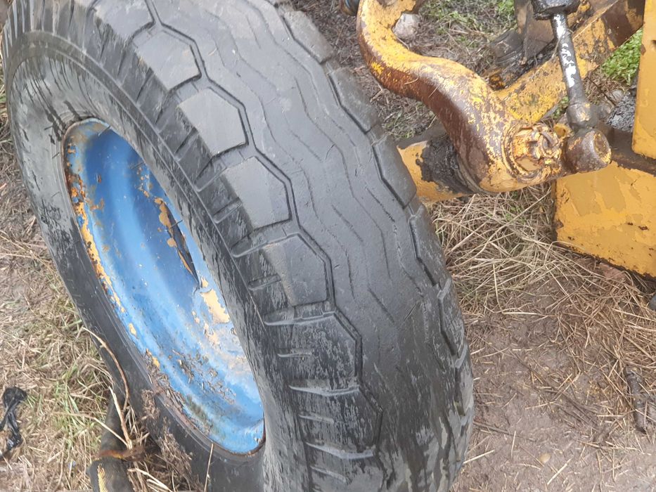 Punte fata tractor echipata cu servodirectie