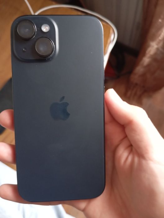 айфон 15 аккумулятор 93