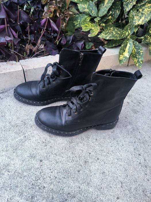 Дамски черни боти