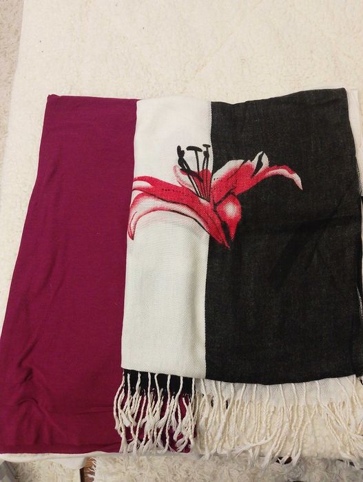 Обява 43 Шалчета и други,Всичко по 3 лева.