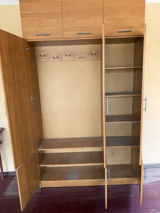 Продам Шкаф прихожую