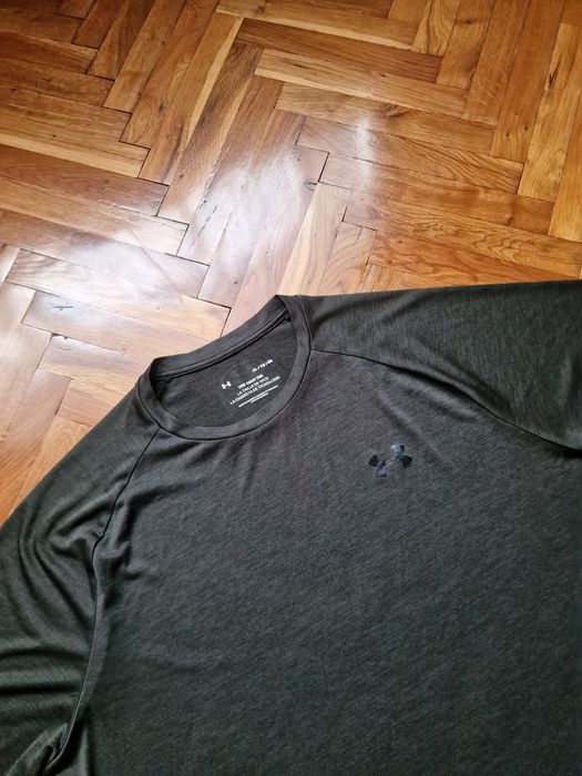 Страхотна мъжка тениска UNDER ARMOUR  размер XL