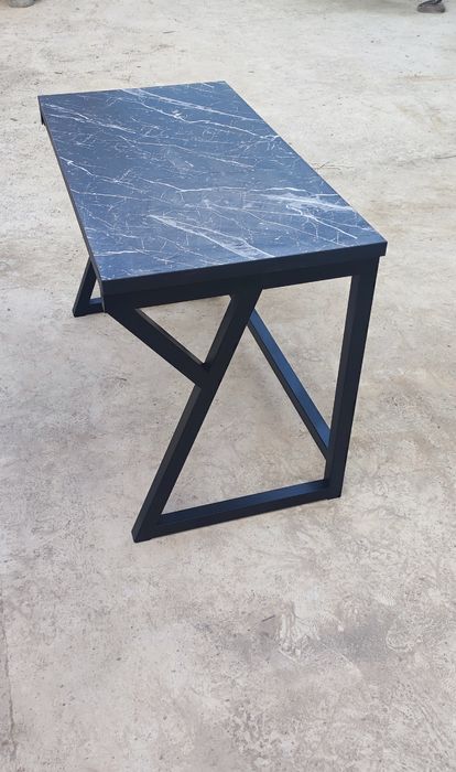 Стол в стиле лофт