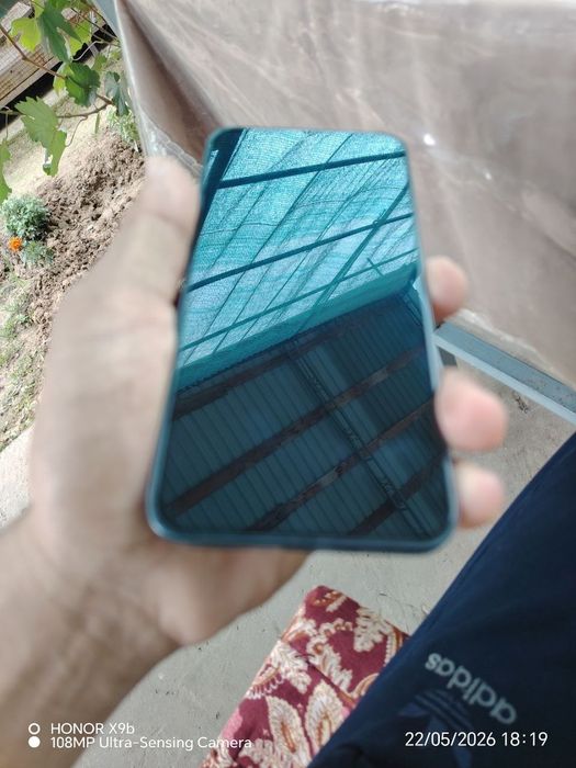 Honor 400   8x256
