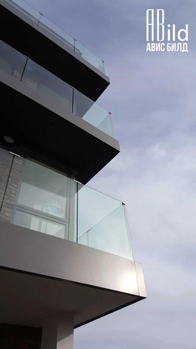 Алуминиеви и стъклени парапети на отлична цена