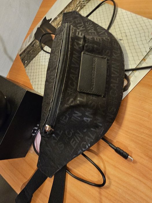 Бананка Calvin Klein