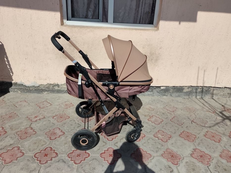 Продам коляску трансформер очень хорошым состояний новый