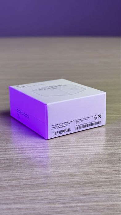 Apple 20W USB-C Power adapter Адаптер для Apple USB-C мощностью 20 Вт