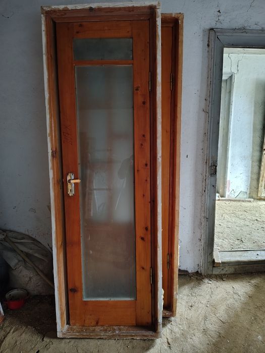 Uși de lemn de vânzare