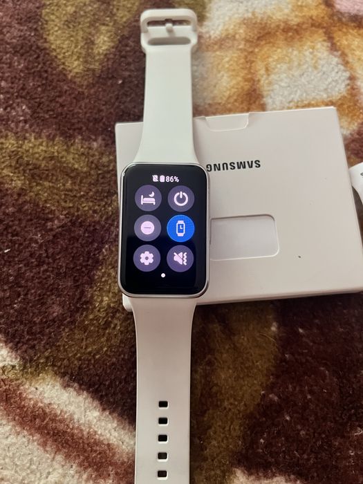 Ceas  samsung galaxy fit 3 ca noua