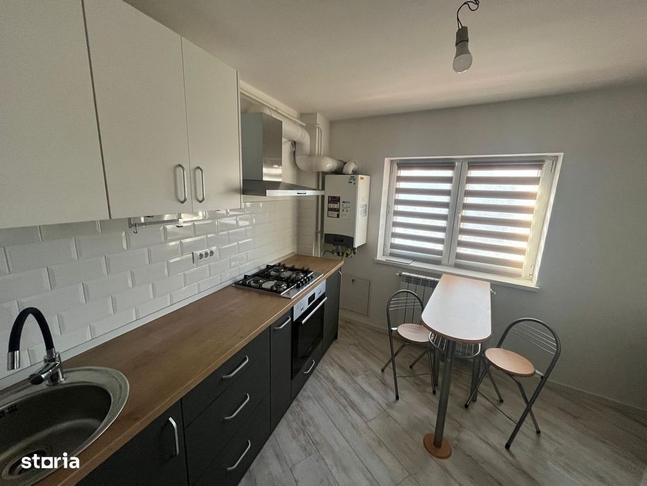 Spital - 3 camere decomandate, etaj 2, 3 balcoane, renovat