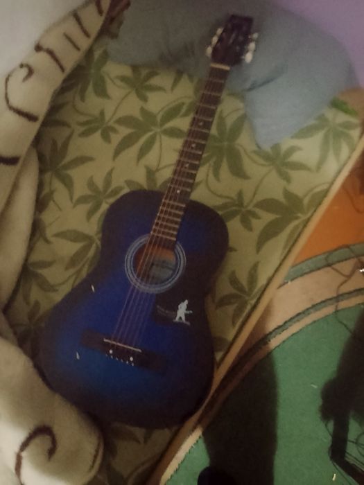 Продам гитару бу
