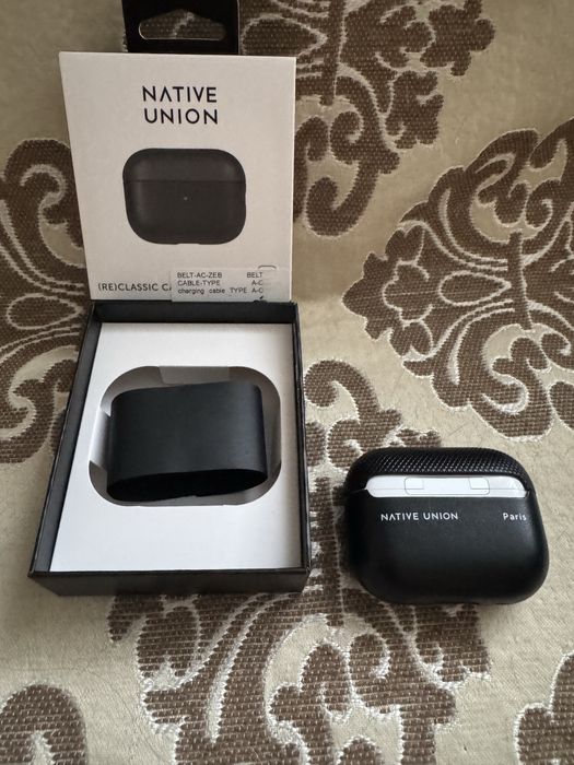 Продам кожаный чехол на airpods pro 2