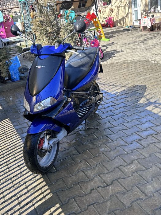 Se vinde scuter 49 cc