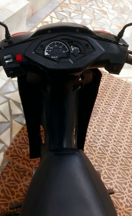 Tricycle motors satiladi baxasi kelsli