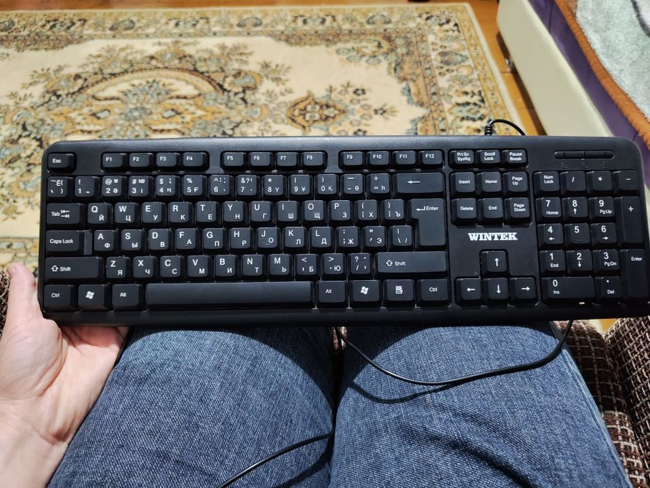 Продам клавиатуру