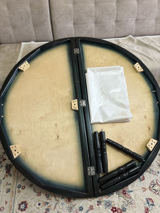 Национальный стол на 12 персон