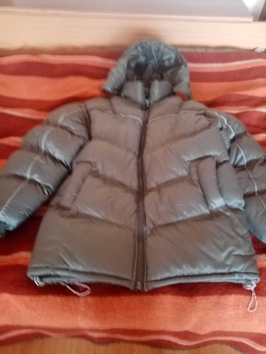 Продавам зимно яке ново