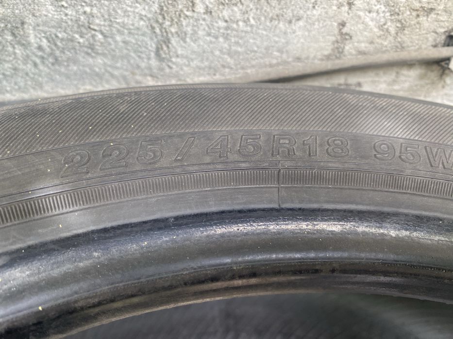 Шины 225/45 R18 пара