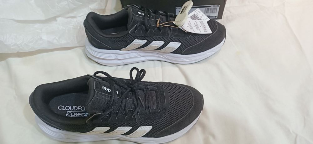 Кроссовки адики, новые