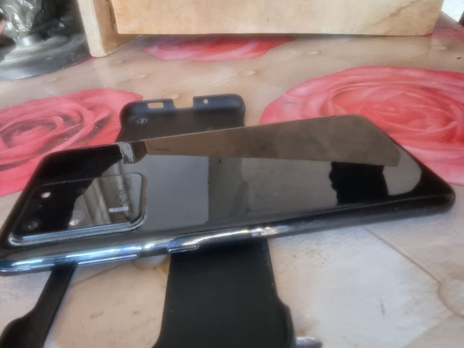 Samsung s20 ultra ideal holatda
