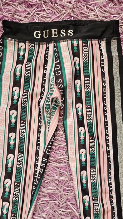Клин Guess момиче