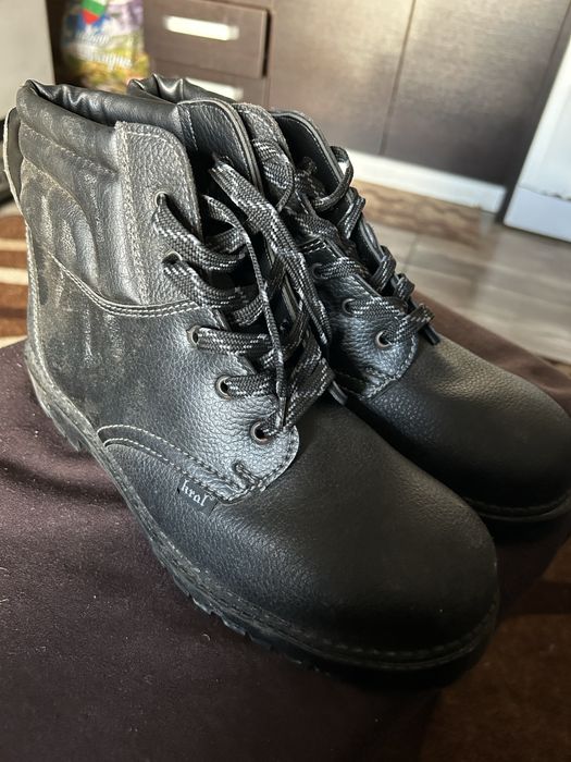 Нови мъжки зимни обувки