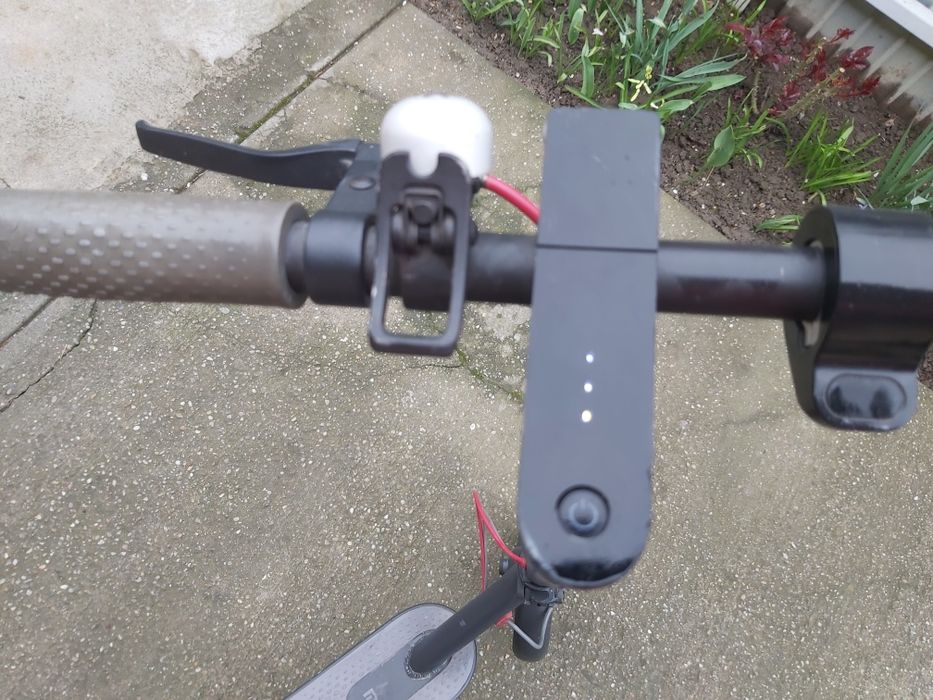 Vând trotineta xiaomi impecabila!