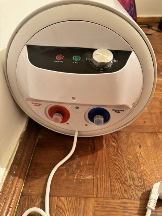 Вода нагреватель (Аристон)