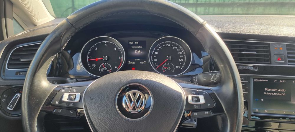 **Volkswagen Golf 7 Allstar 1.6 TDI – 110 CP – Noiembrie 2016**  Vând Volkswagen Golf 7, versiunea Allstar, fabricat în noiembrie 2016