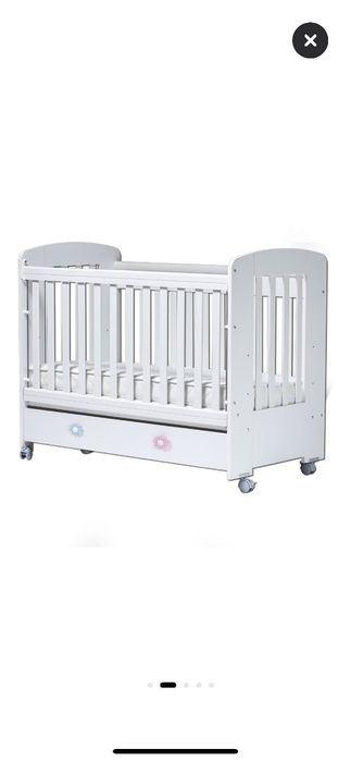 Patut din lemn cu roti