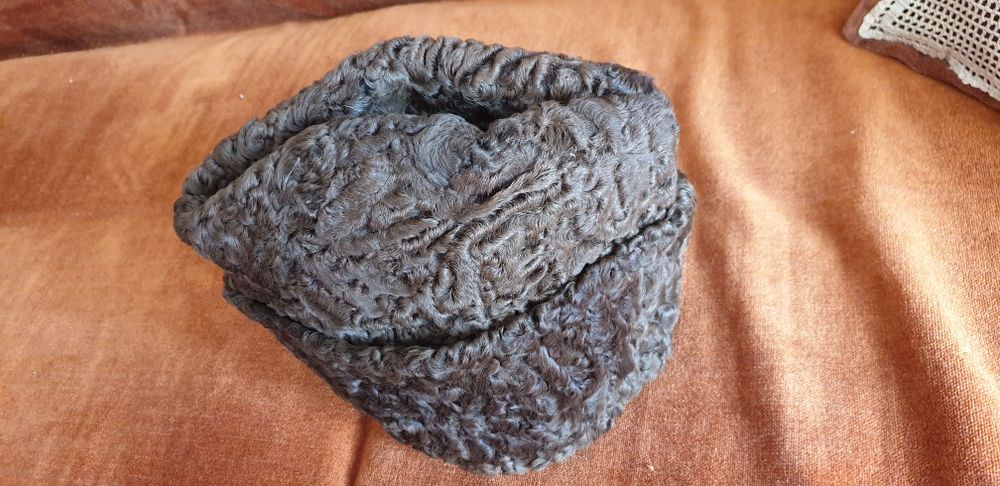 Vand caciula comora (maro)