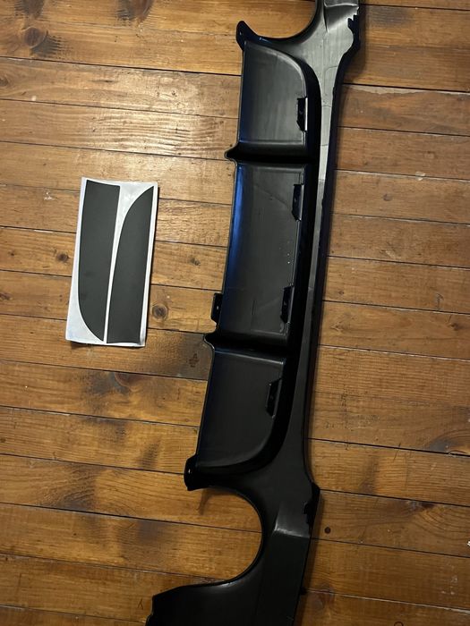 Добавка за задна броня/Двоен дифюзър за E90 LCI