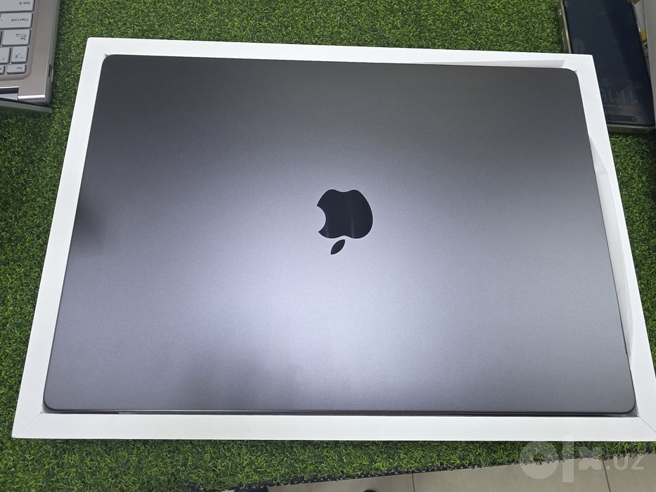 Macbook pro M5 pro 48/1 Tb 16" inch 6 sikl