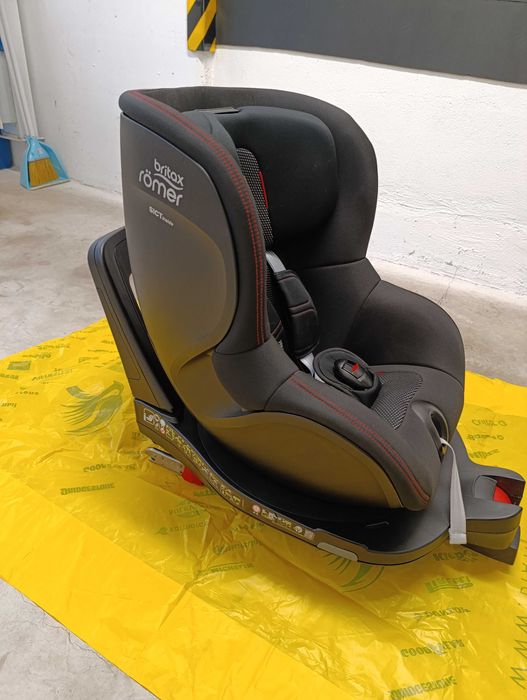 Столче за кола ISOFIX i-Size Britax Romer DUALFIX M Cool Flow