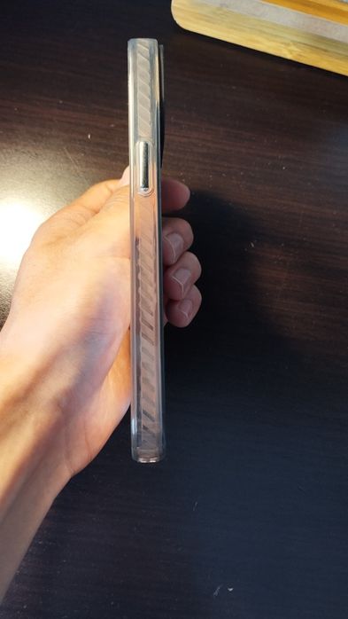 Один чехол стоить 2500 тг.Стильные чехлы Marvel для iPhone 15 / Веном