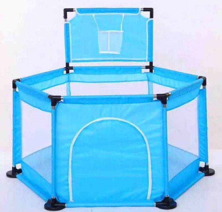 Манеж с детской площадкой, баскетбольной доской и мячами для детей