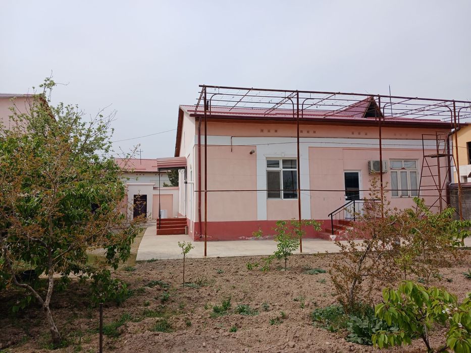 Продается участок. Нархини келишиш мумкин.