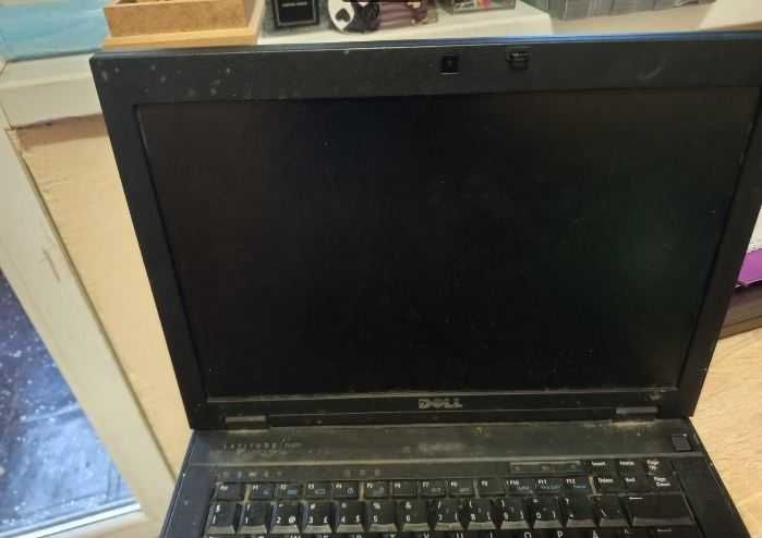 Два лаптопа за части