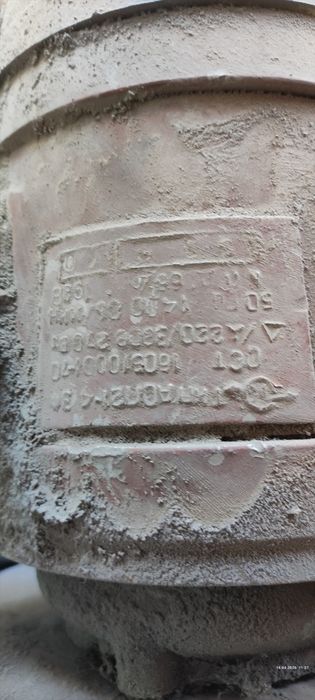 Продам вытяжку с воздуховодоми