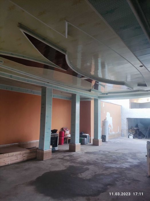 Hovli uy qo'shimcha bog'i bilan