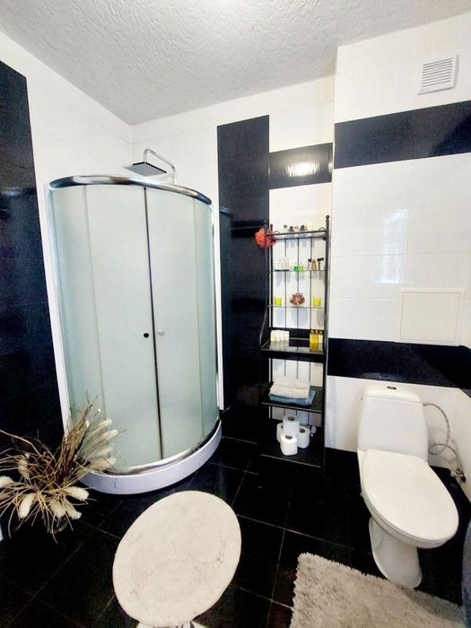 Дава се под наем Тристаен апартамент в София, Витоша - 130 кв.м за 1146.99 € - Снимка #11