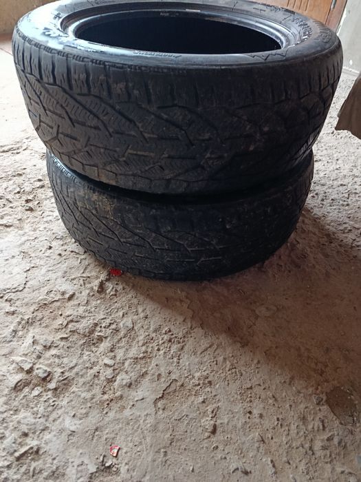 Зимние шины на авто б/у  2 шт