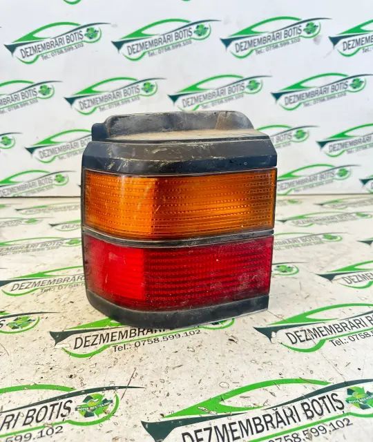 Lampa / Tripla stop stanga pe aripa Volkswagen VW Passat 1990