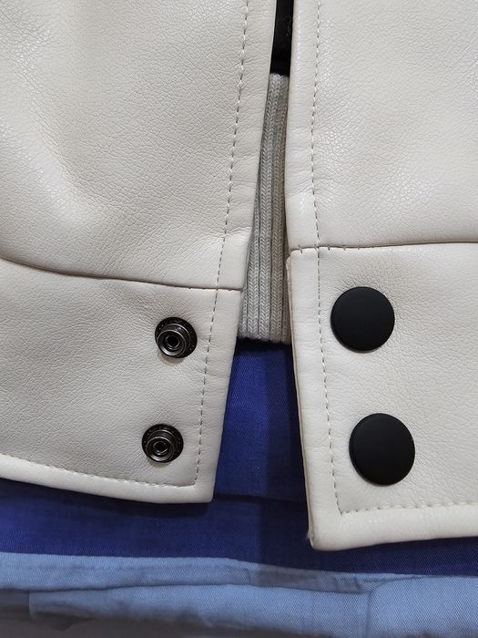 Осенняя кожзам куртка