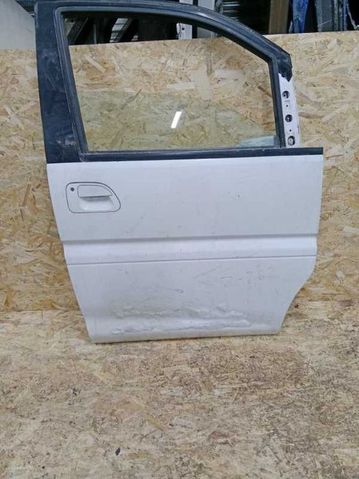 Дверь Mitsubishi Delica