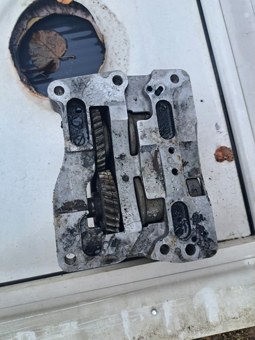 Vând bloc motor și alte piese de Toyota Rav 4,motor 2.2 diesel,150 cp