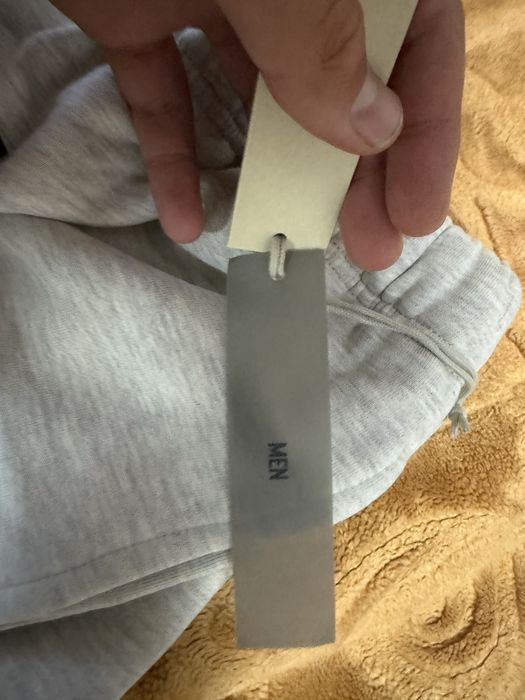 Pantaloni essentials
